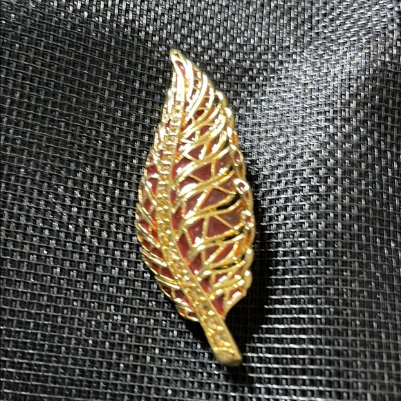 Elegant Gold and Red Leaf Brooch - Picture 1 of 2